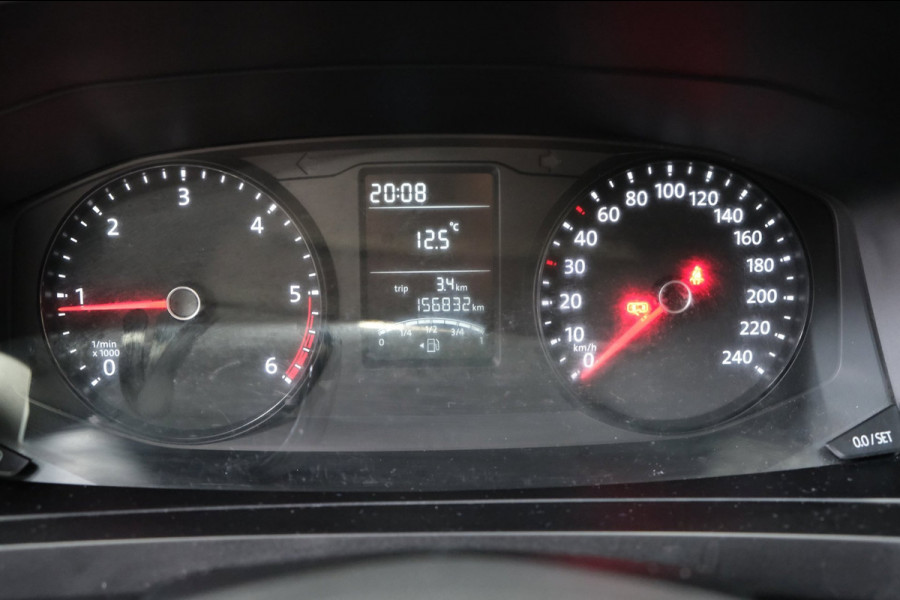 Volkswagen Transporter 2.0 TDI L2H1 - N.A.P. Airco, Cruise, Trekhaak.