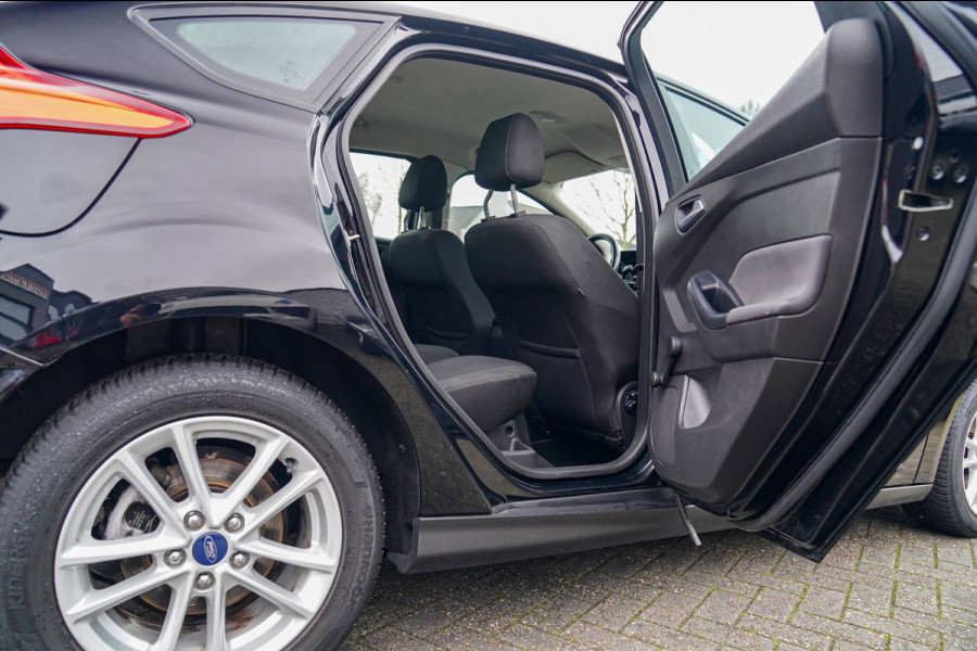 Ford Focus 1.6 TI-VCT Titanium | Cruise Control | AC | Multimedia