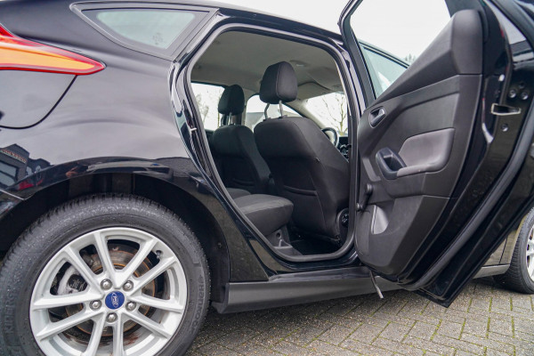 Ford Focus 1.6 TI-VCT Titanium | Cruise Control | AC | Multimedia