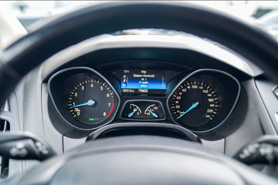 Ford Focus 1.6 TI-VCT Titanium | Cruise Control | AC | Multimedia