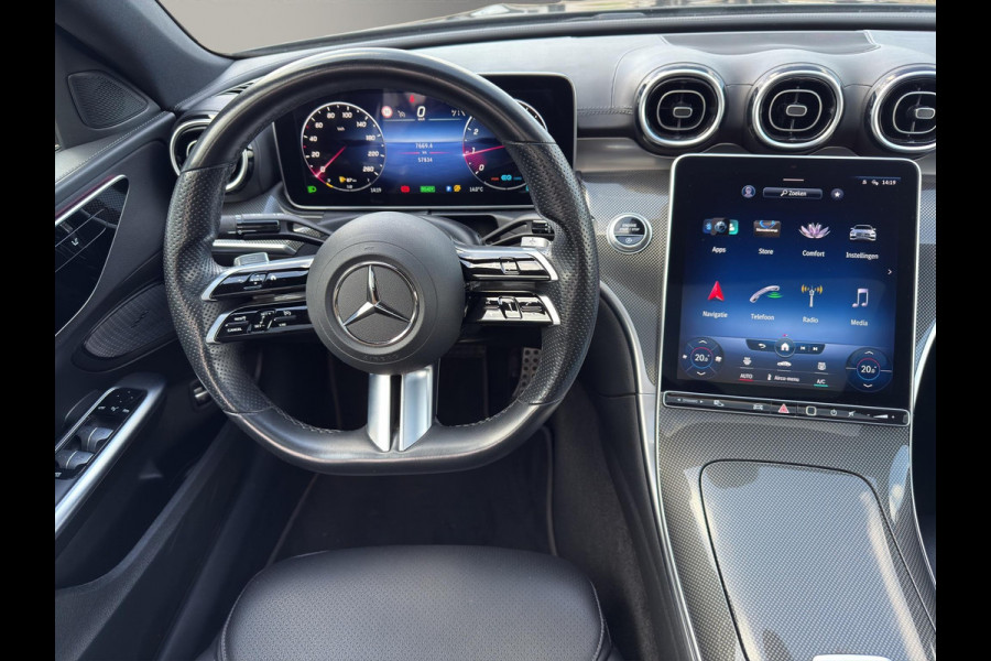 Mercedes-Benz C-Klasse 180 AMG Line | 19"| Panoramadak | Camera | Keyless | Led | Sfeer |