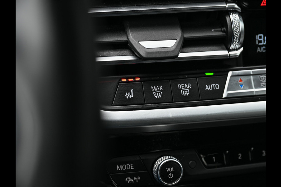 BMW X4 xDrive 20i High Executive M-Sport Pro | Panoramadak | NL-auto | Carbon pakket | Comfort Access | BMW Laser | Stoel- en stuurwiel verwarming | Hifi | Ambiance interieur | Trekhaak