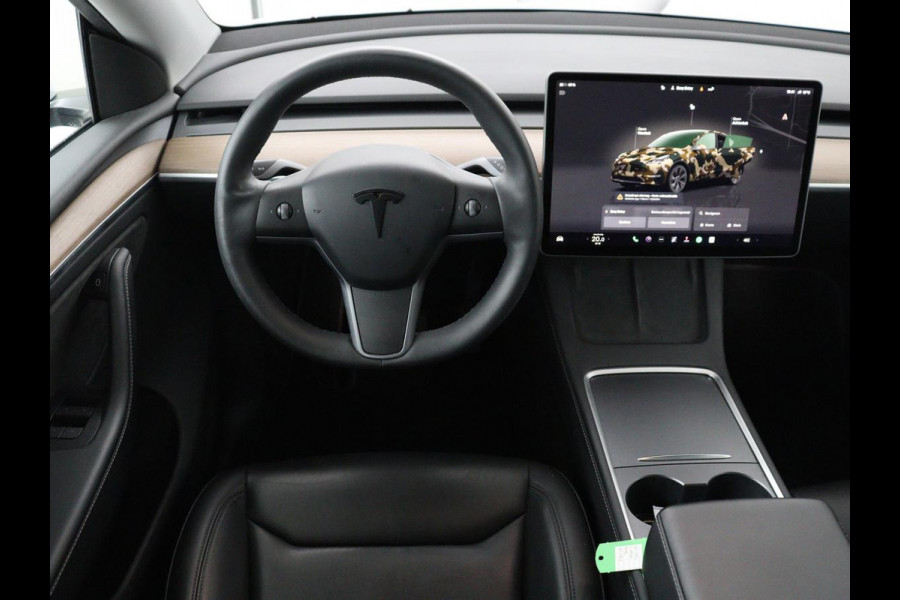Tesla Model Y Long Range AWD 75 kWh | SOH 94% | Panoramadak | Autopilot | Stoelverwarming | Leder | 360 Camera | Achterbankverwarming | Keyless | Navigatie | Full LED