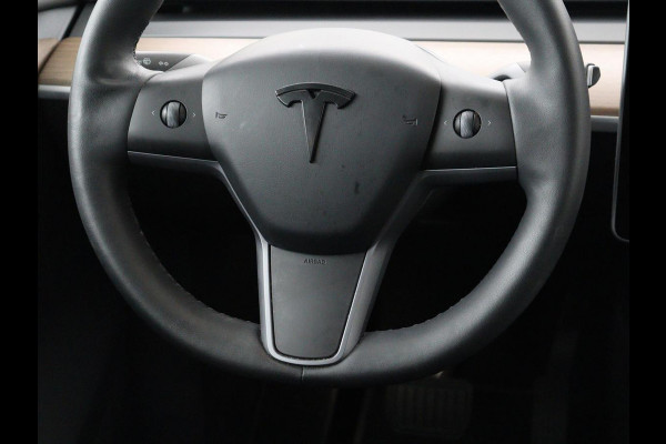 Tesla Model Y Long Range AWD 75 kWh | SOH 94% | Panoramadak | Autopilot | Stoelverwarming | Leder | 360 Camera | Achterbankverwarming | Keyless | Navigatie | Full LED