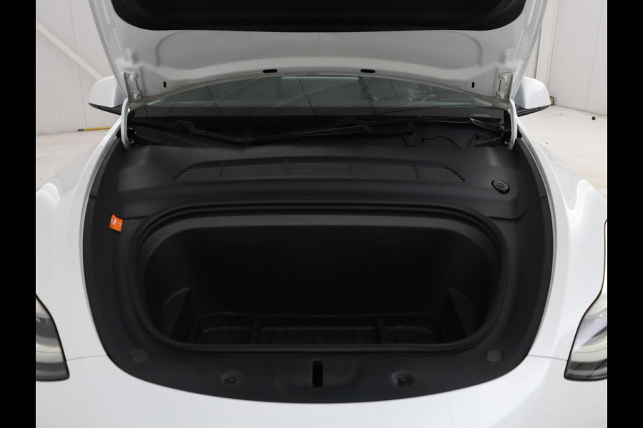 Tesla Model Y Long Range AWD 75 kWh | SOH 94% | Panoramadak | Autopilot | Stoelverwarming | Leder | 360 Camera | Achterbankverwarming | Keyless | Navigatie | Full LED