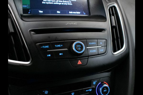 Ford FOCUS Wagon 1.0 Lease Edition Sport (APPLE CARPLAY,NAVI,PDC,CLIMATE,CRUISE,LED,ELEKTRISCH PAKKET,SPORTSTOELEN,LM VELGEN)