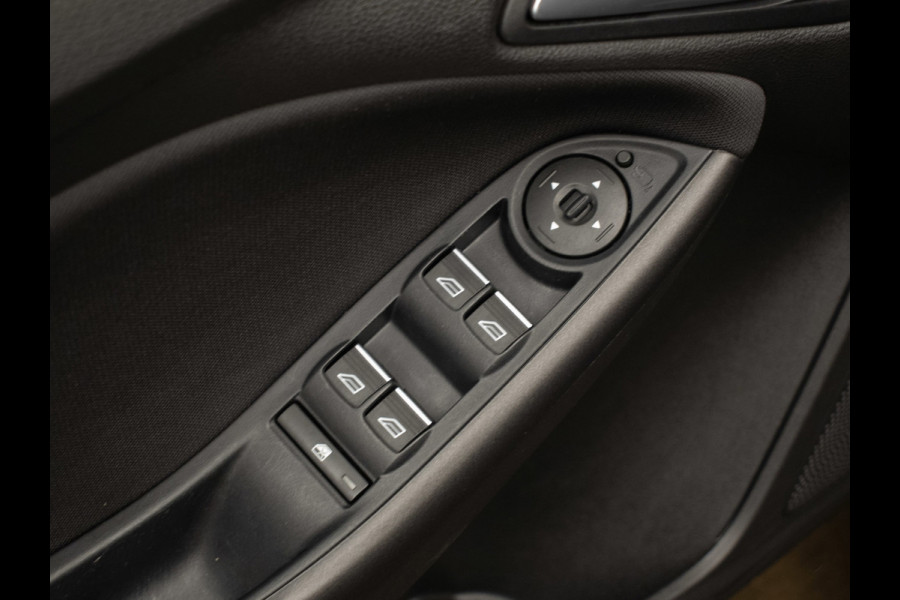 Ford FOCUS Wagon 1.0 Lease Edition Sport (APPLE CARPLAY,NAVI,PDC,CLIMATE,CRUISE,LED,ELEKTRISCH PAKKET,SPORTSTOELEN,LM VELGEN)