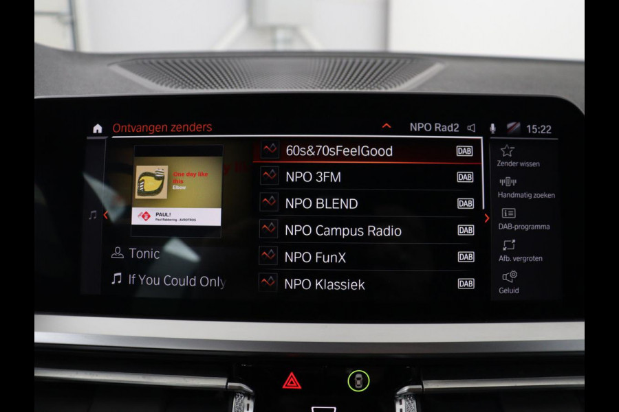 BMW 3 Serie 318i M Sport | Panoramadak | Stoelverwarming | Leder/Alcantara | Carplay | Live Cockpit | Sportstoelen | Full LED | Navigatie | Parkeerhulp | Climate control