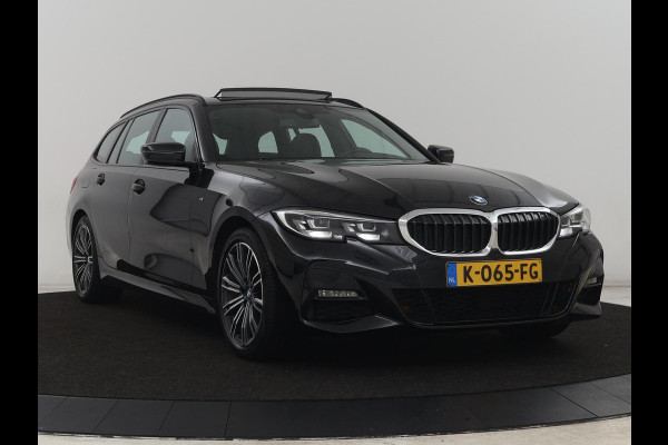 BMW 3 Serie 318i M Sport | Panoramadak | Stoelverwarming | Leder/Alcantara | Carplay | Live Cockpit | Sportstoelen | Full LED | Navigatie | Parkeerhulp | Climate control