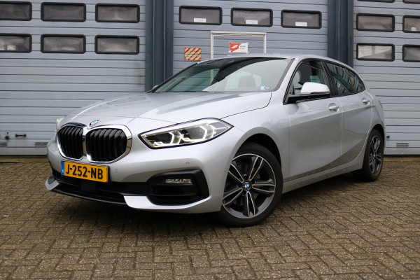 BMW 1-serie 118i Executive Edition Autom Xenon Led Navi Sportzetels 17inch Bj:2020