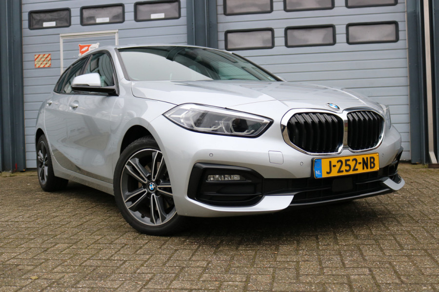 BMW 1-serie 118i Executive Edition Autom Xenon Led Navi Sportzetels 17inch Bj:2020