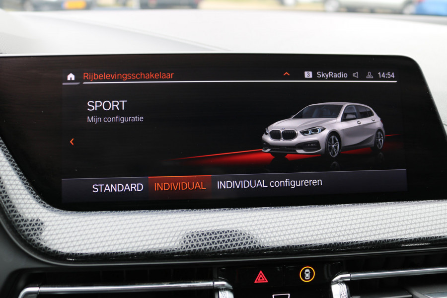 BMW 1-serie 118i Executive Edition Autom Xenon Led Navi Sportzetels 17inch Bj:2020