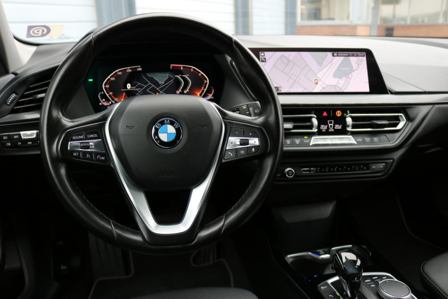BMW 1-serie 118i Executive Edition Autom Xenon Led Navi Sportzetels 17inch Bj:2020