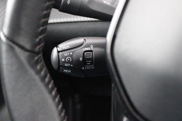 Peugeot 2008 1.2 100PK ALLURE PACK | TREKHAAK | NAVIGATIE | LED KOPLAMPEN | 3-D INSTRUMENTENPANEEL | KEYLESS ENTRY/START | ACHTERUITRIJ CAMERA | CLIMATE CONTROL | APPLE CARPLAY/ANDROID AUTO | CRUISE CONTROL | DAB+ RADIO | PARKEERSENSOREN VOOR + ACHTER |