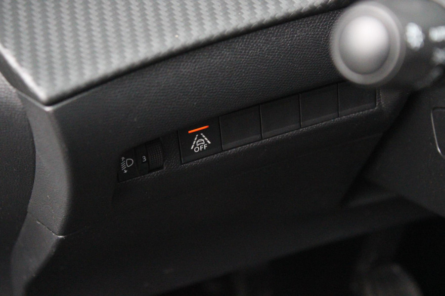 Peugeot 2008 1.2 100PK ALLURE PACK | TREKHAAK | NAVIGATIE | LED KOPLAMPEN | 3-D INSTRUMENTENPANEEL | KEYLESS ENTRY/START | ACHTERUITRIJ CAMERA | CLIMATE CONTROL | APPLE CARPLAY/ANDROID AUTO | CRUISE CONTROL | DAB+ RADIO | PARKEERSENSOREN VOOR + ACHTER |