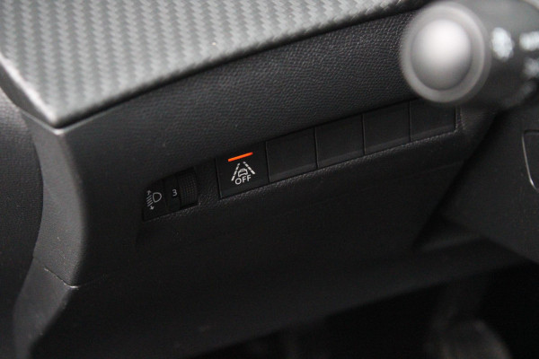 Peugeot 2008 1.2 100PK ALLURE PACK | TREKHAAK | NAVIGATIE | LED KOPLAMPEN | 3-D INSTRUMENTENPANEEL | KEYLESS ENTRY/START | ACHTERUITRIJ CAMERA | CLIMATE CONTROL | APPLE CARPLAY/ANDROID AUTO | CRUISE CONTROL | DAB+ RADIO | PARKEERSENSOREN VOOR + ACHTER |