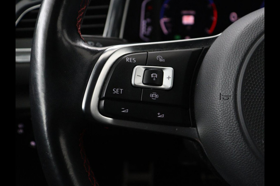 Volkswagen T-Roc 1.5 TSI Sport | Panoramadak | Adaptive cruise | Keyless | Carplay | Navigatie | Full LED | Virtual Cockpit | Climate control | Parkeerhulp | Bluetooth