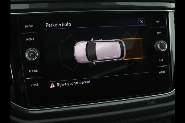 Volkswagen T-Roc 1.5 TSI Sport | Panoramadak | Adaptive cruise | Keyless | Carplay | Navigatie | Full LED | Virtual Cockpit | Climate control | Parkeerhulp | Bluetooth