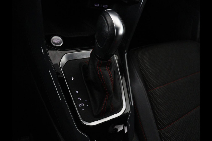 Volkswagen T-Roc 1.5 TSI Sport | Panoramadak | Adaptive cruise | Keyless | Carplay | Navigatie | Full LED | Virtual Cockpit | Climate control | Parkeerhulp | Bluetooth