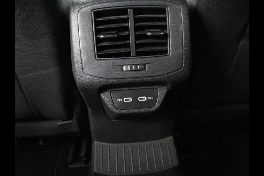 Volkswagen T-Roc 1.5 TSI Sport | Panoramadak | Adaptive cruise | Keyless | Carplay | Navigatie | Full LED | Virtual Cockpit | Climate control | Parkeerhulp | Bluetooth