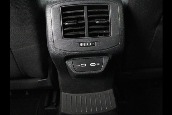 Volkswagen T-Roc 1.5 TSI Sport | Panoramadak | Adaptive cruise | Keyless | Carplay | Navigatie | Full LED | Virtual Cockpit | Climate control | Parkeerhulp | Bluetooth