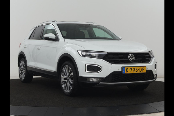 Volkswagen T-Roc 1.5 TSI Sport | Panoramadak | Adaptive cruise | Keyless | Carplay | Navigatie | Full LED | Virtual Cockpit | Climate control | Parkeerhulp | Bluetooth