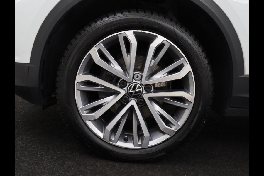 Volkswagen T-Roc 1.5 TSI Sport | Panoramadak | Adaptive cruise | Keyless | Carplay | Navigatie | Full LED | Virtual Cockpit | Climate control | Parkeerhulp | Bluetooth