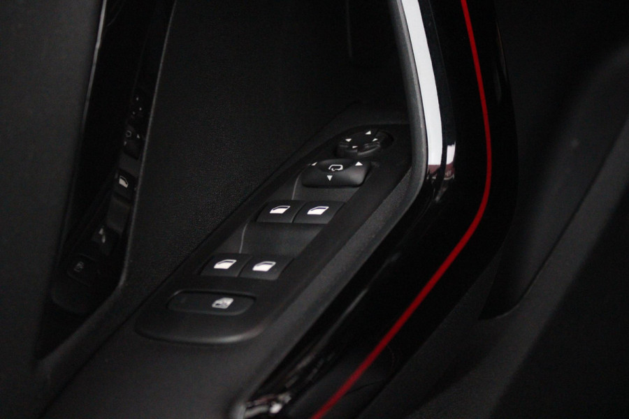 Peugeot 2008 1.2 130PK AUTOMAAT GT-LINE | AFNEEMBARE TREKHAAK | PANORAMA DAK | STOEL VERWARMING | LICHTMETALEN VELGEN 17" | ALL SEASON BANDEN | CLIMATE CONTROL | CRUISE CONTROL | NAVIGATIE | APPLE CARPLAY/ANDROID AUTO | ACHTERUITRIJ CAMERA | EERSTE EIGENAAR! |