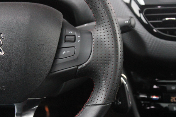 Peugeot 2008 1.2 130PK AUTOMAAT GT-LINE | AFNEEMBARE TREKHAAK | PANORAMA DAK | STOEL VERWARMING | LICHTMETALEN VELGEN 17" | ALL SEASON BANDEN | CLIMATE CONTROL | CRUISE CONTROL | NAVIGATIE | APPLE CARPLAY/ANDROID AUTO | ACHTERUITRIJ CAMERA | EERSTE EIGENAAR! |