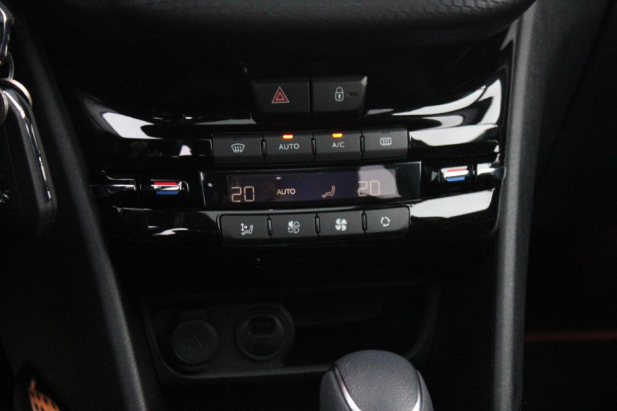 Peugeot 2008 1.2 130PK AUTOMAAT GT-LINE | AFNEEMBARE TREKHAAK | PANORAMA DAK | STOEL VERWARMING | LICHTMETALEN VELGEN 17" | ALL SEASON BANDEN | CLIMATE CONTROL | CRUISE CONTROL | NAVIGATIE | APPLE CARPLAY/ANDROID AUTO | ACHTERUITRIJ CAMERA | EERSTE EIGENAAR! |