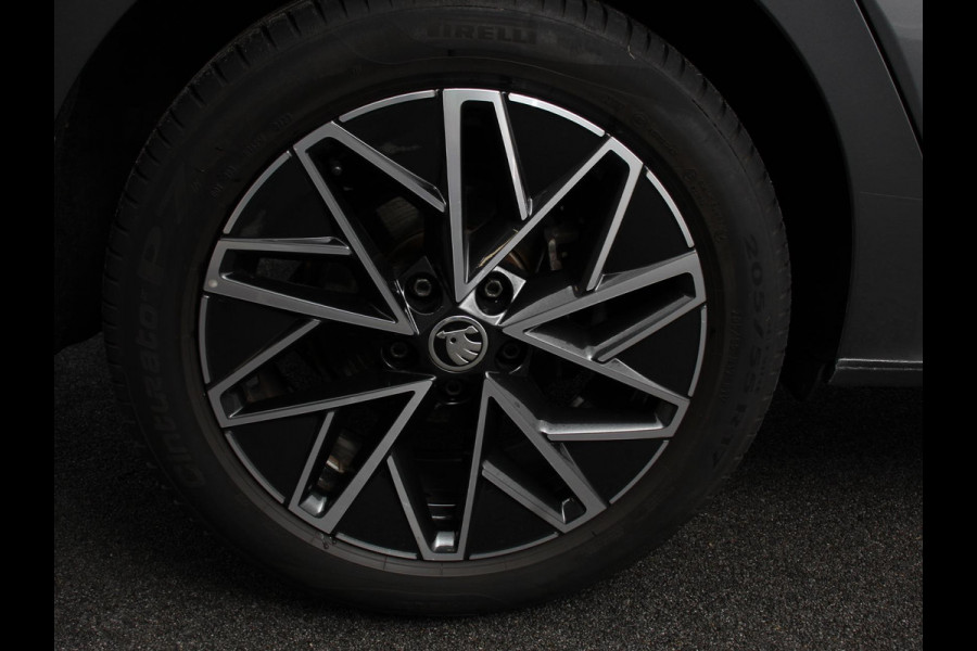 Škoda Octavia Combi 1.4 TSI iV PHEV Business Edition Plus | DEMO ! |  Navigatie | Apple Carplay/Android Auto | Climate Control | Cruise Control | Parkeer sensoren | Camera | Full LED | 17" LM Velgen