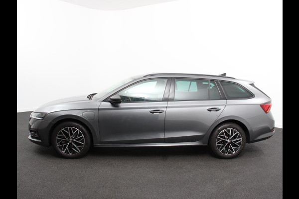 Škoda Octavia Combi 1.4 TSI iV PHEV Business Edition Plus | DEMO ! |  Navigatie | Apple Carplay/Android Auto | Climate Control | Cruise Control | Parkeer sensoren | Camera | Full LED | 17" LM Velgen