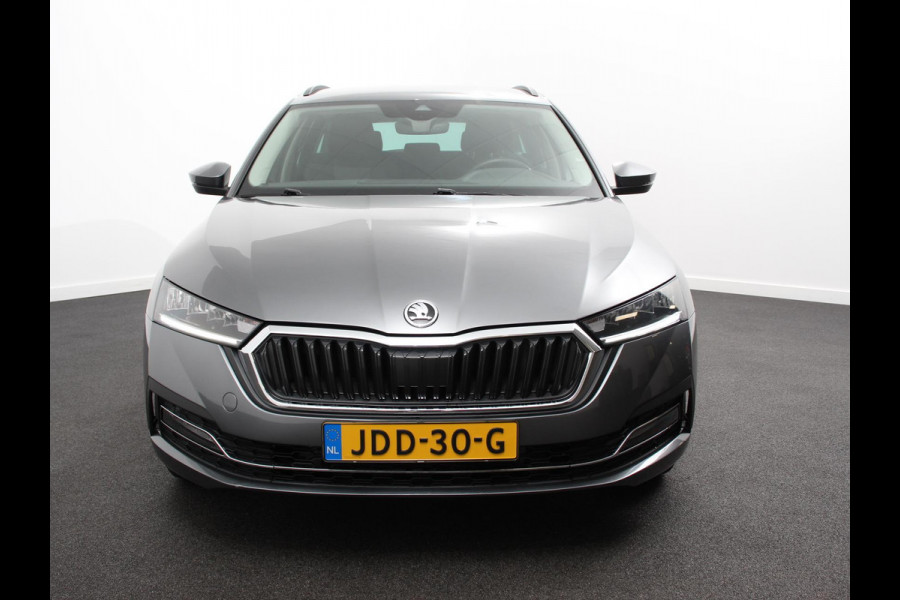 Škoda Octavia Combi 1.4 TSI iV PHEV Business Edition Plus | DEMO ! |  Navigatie | Apple Carplay/Android Auto | Climate Control | Cruise Control | Parkeer sensoren | Camera | Full LED | 17" LM Velgen