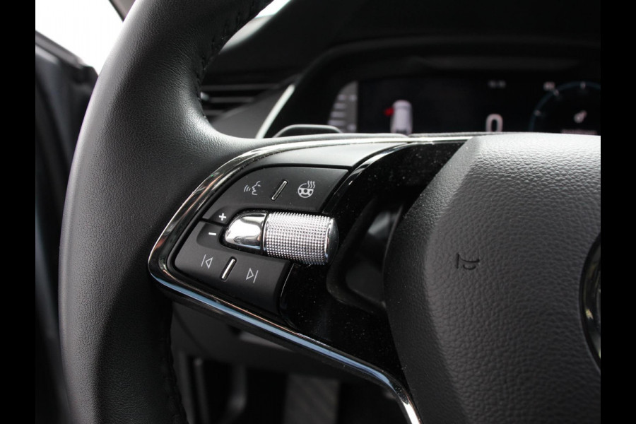 Škoda Octavia Combi 1.4 TSI iV PHEV Business Edition Plus | DEMO ! |  Navigatie | Apple Carplay/Android Auto | Climate Control | Cruise Control | Parkeer sensoren | Camera | Full LED | 17" LM Velgen