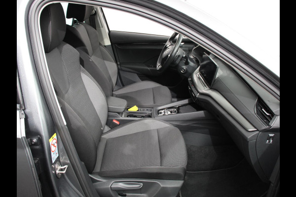 Škoda Octavia Combi 1.4 TSI iV PHEV Business Edition Plus | DEMO ! |  Navigatie | Apple Carplay/Android Auto | Climate Control | Cruise Control | Parkeer sensoren | Camera | Full LED | 17" LM Velgen