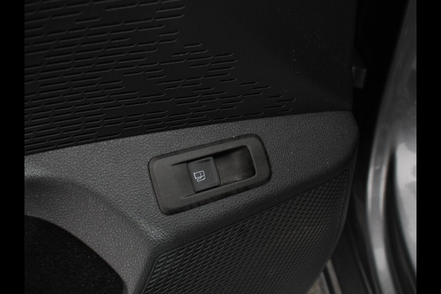 Škoda Octavia Combi 1.4 TSI iV PHEV Business Edition Plus | DEMO ! |  Navigatie | Apple Carplay/Android Auto | Climate Control | Cruise Control | Parkeer sensoren | Camera | Full LED | 17" LM Velgen