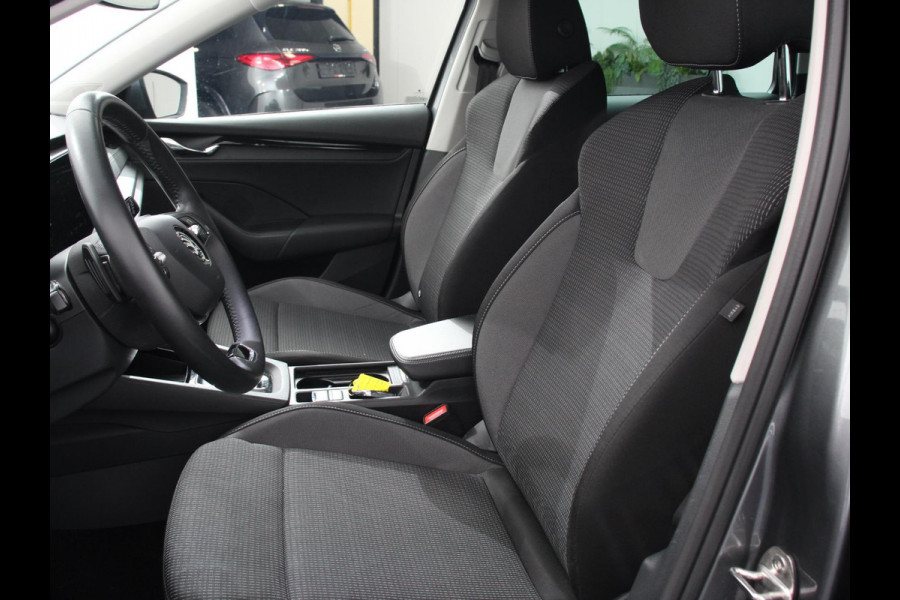 Škoda Octavia Combi 1.4 TSI iV PHEV Business Edition Plus | DEMO ! |  Navigatie | Apple Carplay/Android Auto | Climate Control | Cruise Control | Parkeer sensoren | Camera | Full LED | 17" LM Velgen