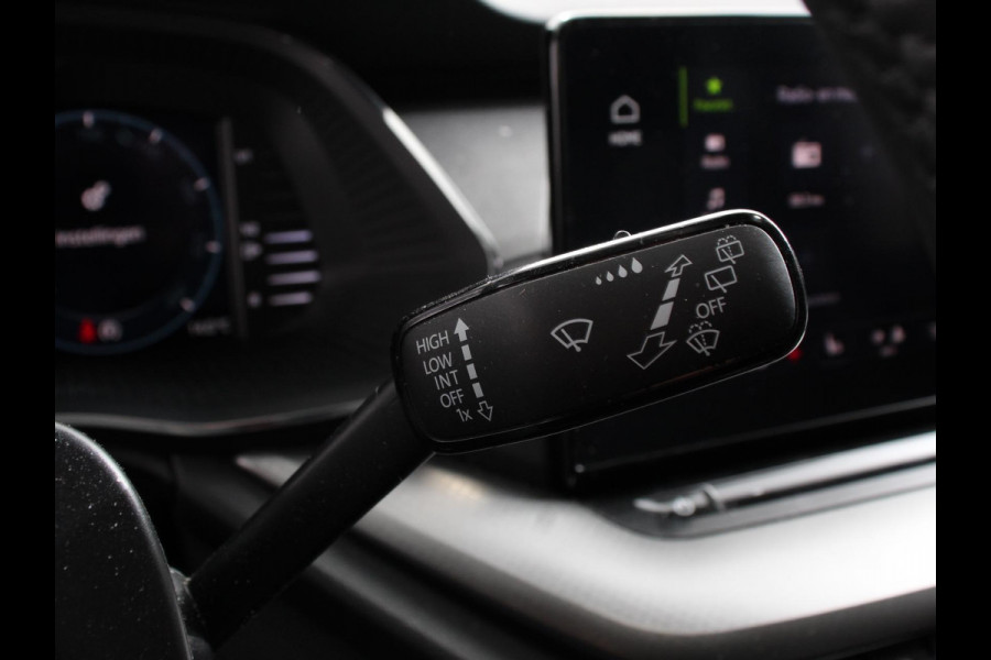 Škoda Octavia Combi 1.4 TSI iV PHEV Business Edition Plus | DEMO ! |  Navigatie | Apple Carplay/Android Auto | Climate Control | Cruise Control | Parkeer sensoren | Camera | Full LED | 17" LM Velgen