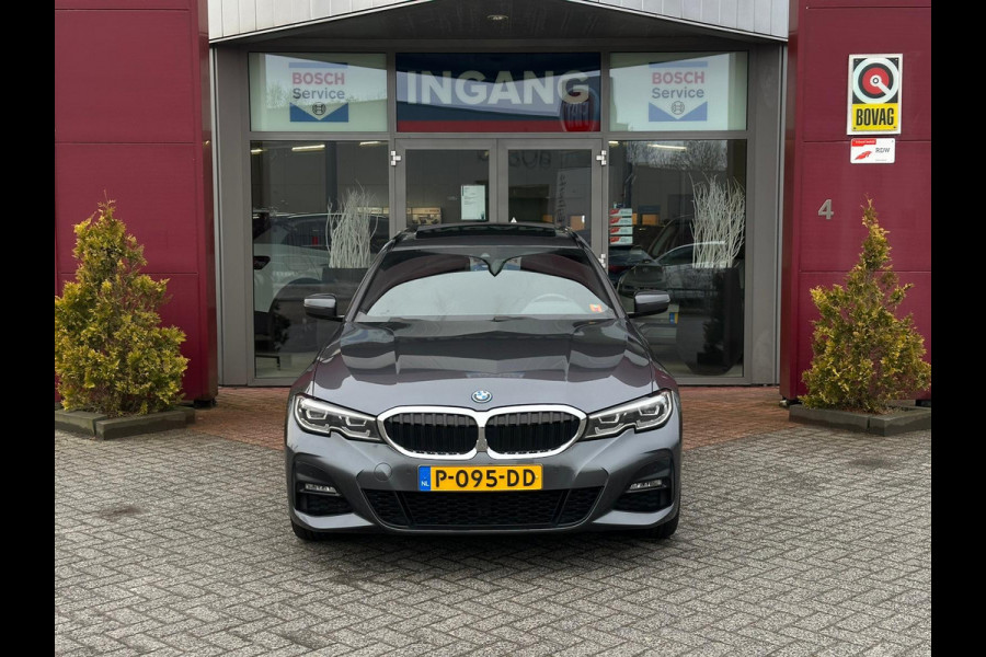 BMW 3 Serie Touring 320e Business Edition Plus | M sport | Pano | HUD | Leder