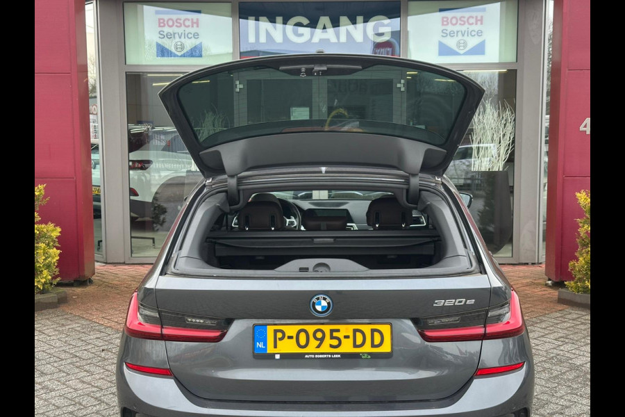 BMW 3 Serie Touring 320e Business Edition Plus | M sport | Pano | HUD | Leder