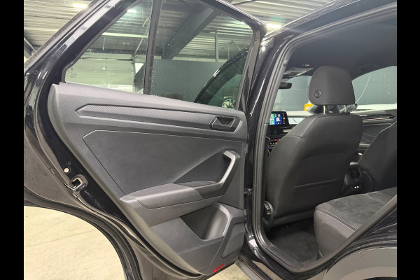 Volkswagen T-Roc 1.5 TSI R-Line Business+ ACC/Sfeer/Massage