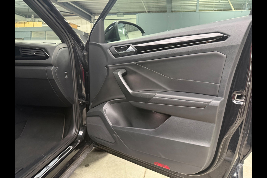 Volkswagen T-Roc 1.5 TSI R-Line Business+ ACC/Sfeer/Massage