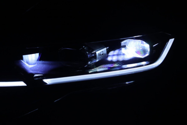 Volkswagen T-Roc 2.0 TSI 4Motion R 300PK / PANODAK / AKRA / VIRTUAL / ACC / KEYLESS / CAMERA / CARPLAY