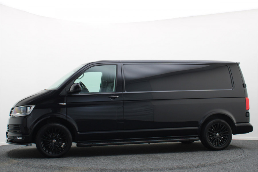 Volkswagen Transporter 2.0 TDI 150 PK L2H1 Highline 3-Zits, Verwarmde Voorruit, Apple Carplay, Cruise, PDC, DAB, Trekhaak, 18''
