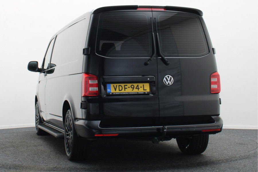 Volkswagen Transporter 2.0 TDI 150 PK L2H1 Highline 3-Zits, Verwarmde Voorruit, Apple Carplay, Cruise, PDC, DAB, Trekhaak, 18''