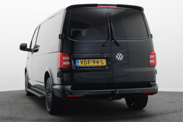 Volkswagen Transporter 2.0 TDI 150 PK L2H1 Highline 3-Zits, Verwarmde Voorruit, Apple Carplay, Cruise, PDC, DAB, Trekhaak, 18''