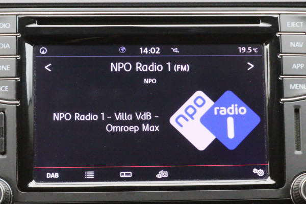 Volkswagen Transporter 2.0 TDI 150 PK L2H1 Highline 3-Zits, Verwarmde Voorruit, Apple Carplay, Cruise, PDC, DAB, Trekhaak, 18''