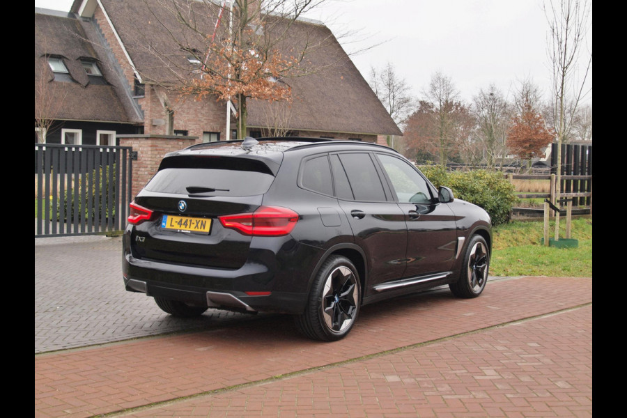 BMW iX3 High Executive 80 kWh | Panoramadak | 360 Camera | Harman Kardon | Head-Up Display | Apple Carplay |