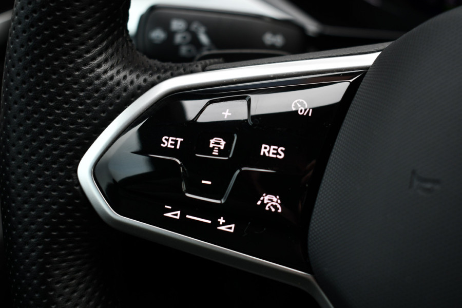 Volkswagen Arteon Shooting Brake 1.4 TSI eHybrid R-Line Pano R-zetels Trekh DCC ACC