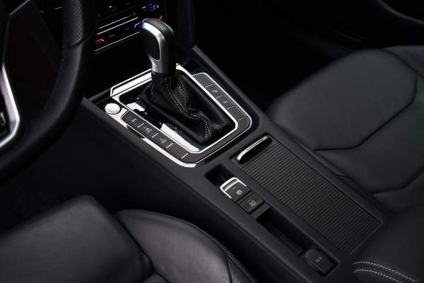 Volkswagen Arteon Shooting Brake 1.4 TSI eHybrid R-Line Pano R-zetels Trekh DCC ACC